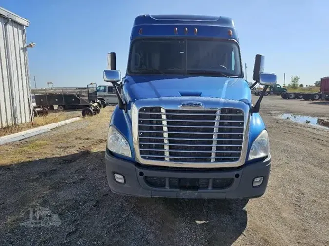 2018 FREIGHTLINER CASCADIA 113