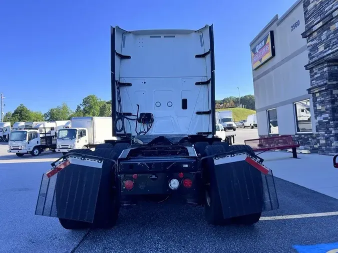 2022 International LT625