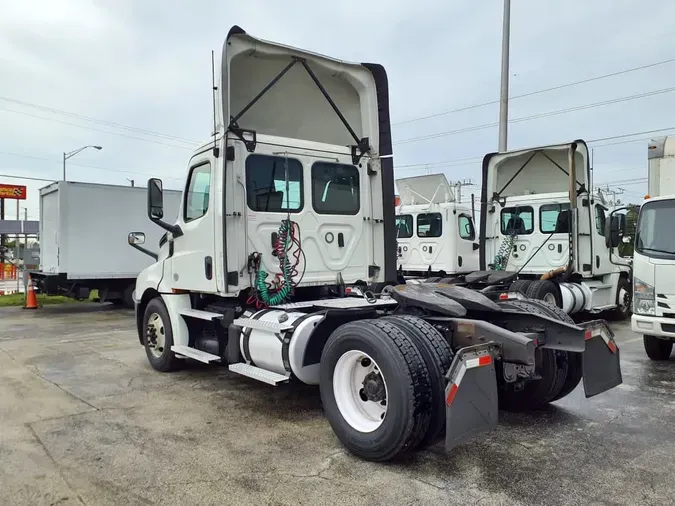 2020 FREIGHTLINER/MERCEDES NEW CASCADIA 126b8a8fff65b368c19c57fe85bf51c0828