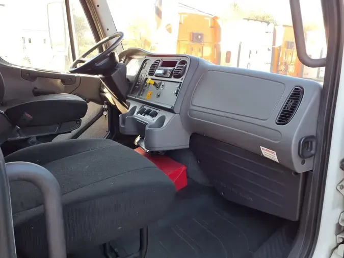 2019 FREIGHTLINER/MERCEDES M2 106