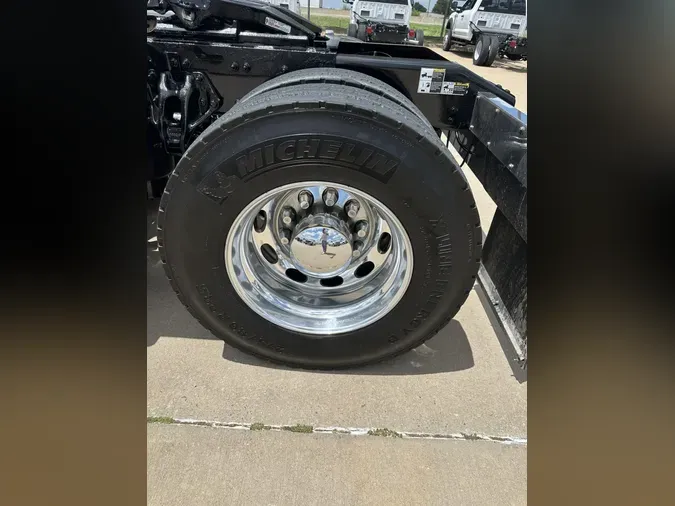 2021 Peterbilt 389