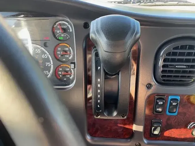 2020 Freightliner Business Class M2 106