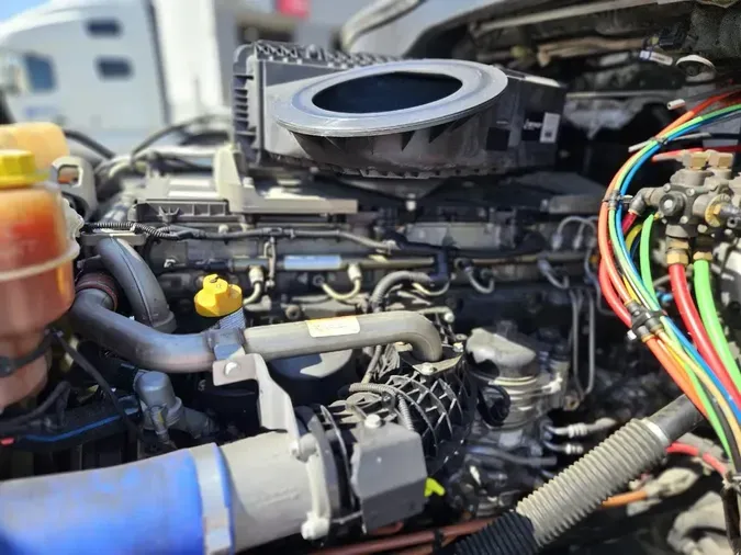 2020 FREIGHTLINER Cascadia 126