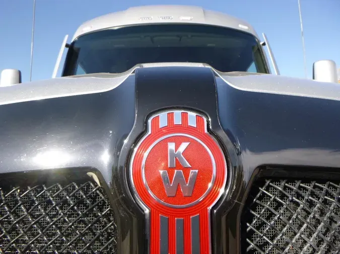2024 Kenworth T680b8b0117a0ac4877e7bd37a18868d34f8