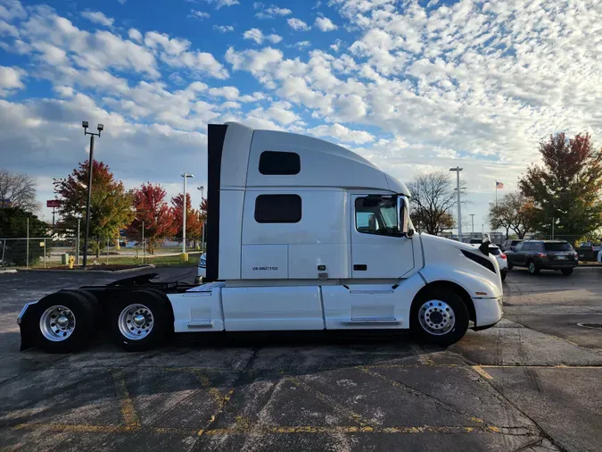 2021 VOLVO VNL64T860