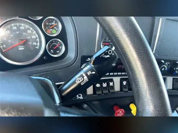2022 KENWORTH T880