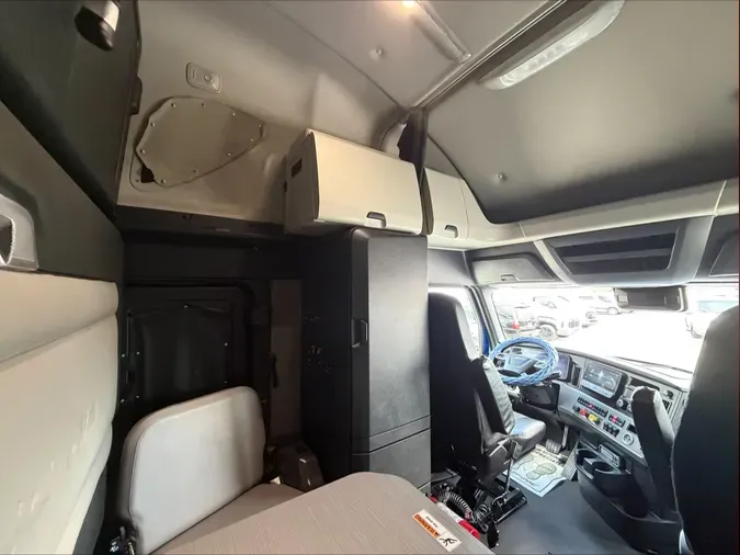 2022 Freightliner Cascadia 126