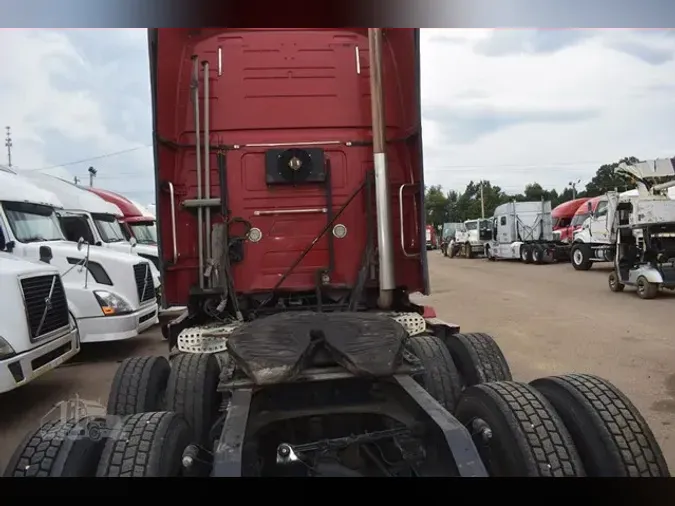 2017 VOLVO VNL64T780