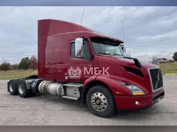 2020 VOLVO VNR64T640