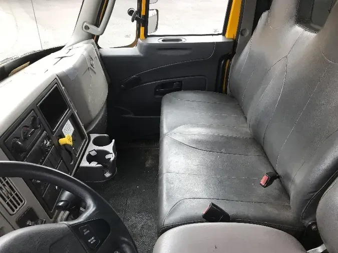 2018 INTERNATIONAL 4300