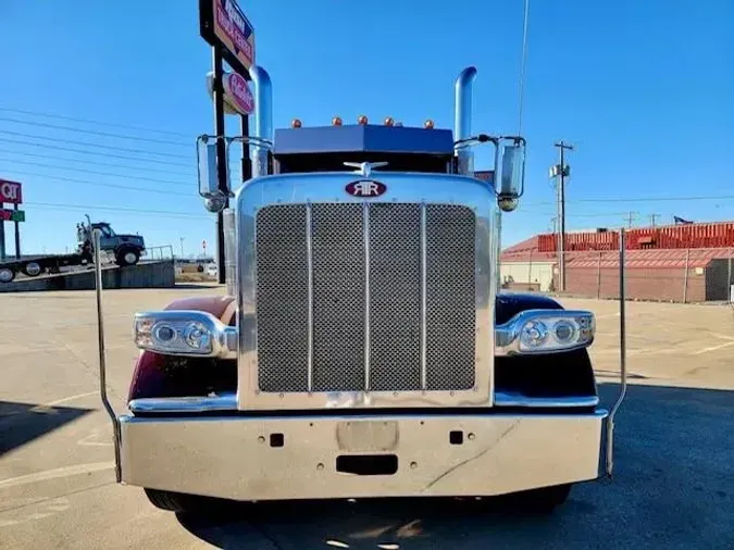 2023 Peterbilt 389