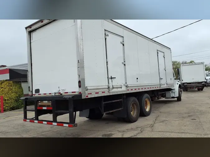 2018 FREIGHTLINER/MERCEDES M2 106