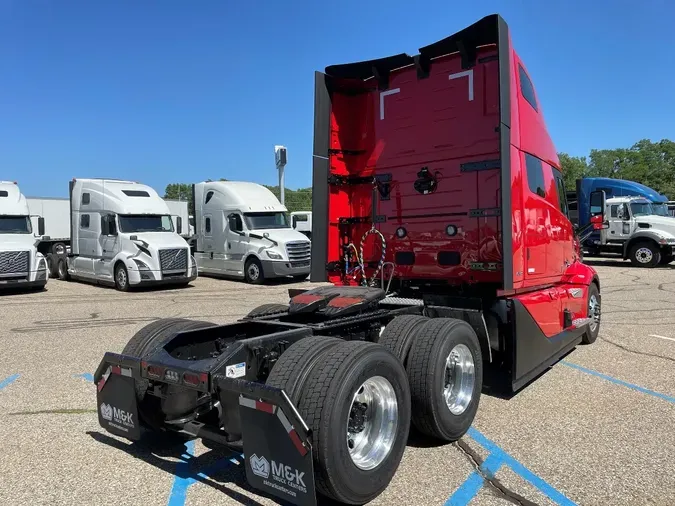 2026 VOLVO VNL64T860