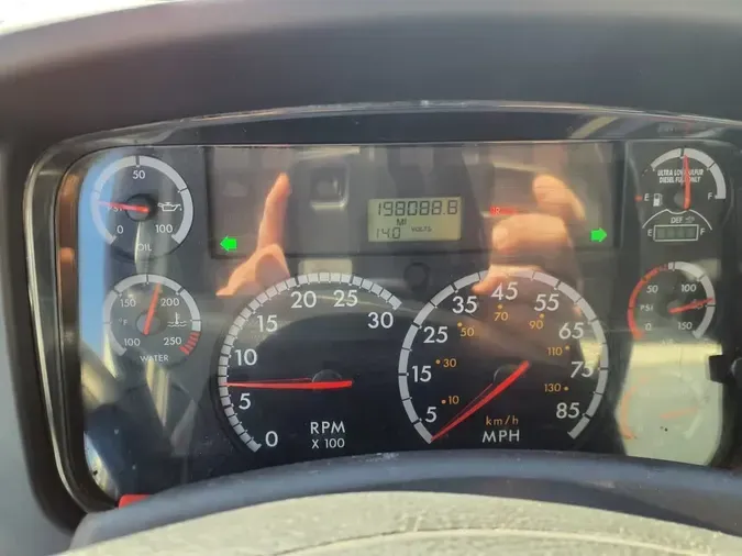 2014 FREIGHTLINER/MERCEDES M2 106