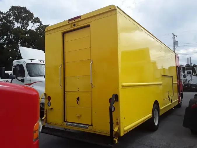 2017 FRTLR CUSTOM CHASSIS CORP MT-55 WALK-IN