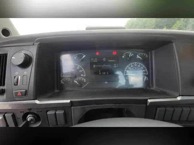 2019 Volvo VNL300