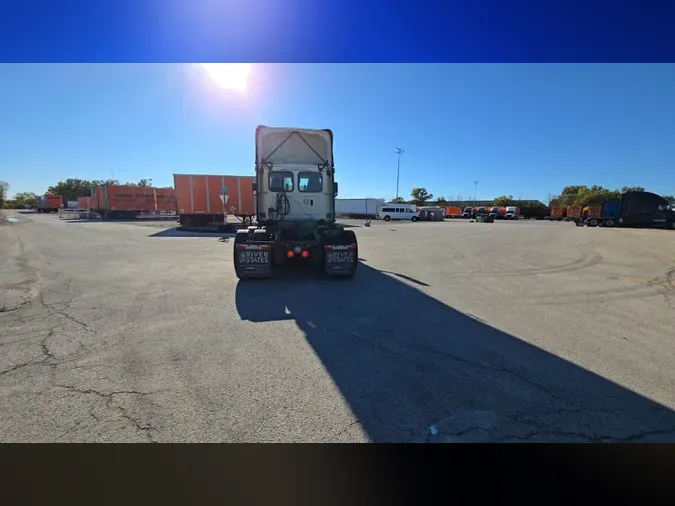 2022 Freightliner Cascadia 126