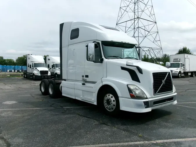 2013 Volvo VNL670b8cbe6198d1bcf8ac137e84df63c1ff1