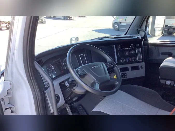2022 Freightliner Cascadia 126