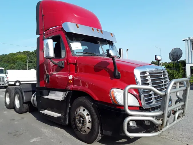 2017 FREIGHTLINER/MERCEDES CASCADIA 125