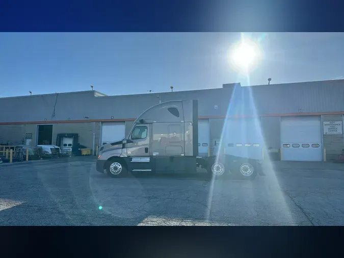 2022 Freightliner Cascadia