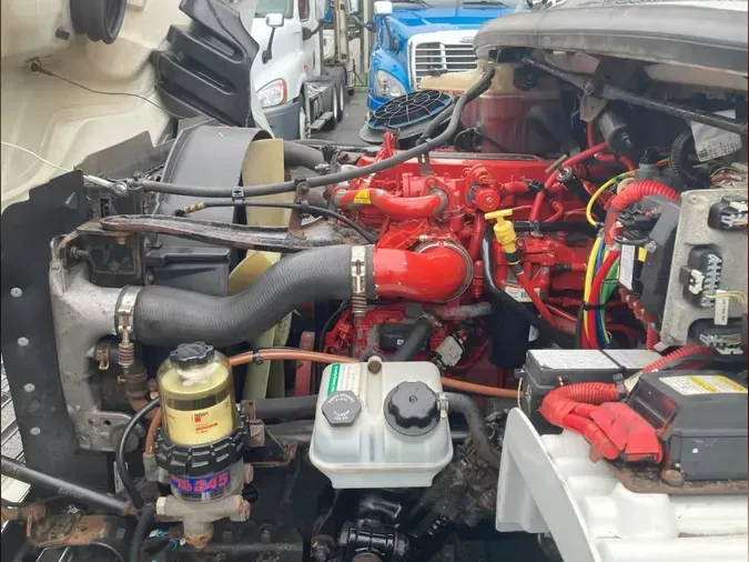 2018 FREIGHTLINER M2 106