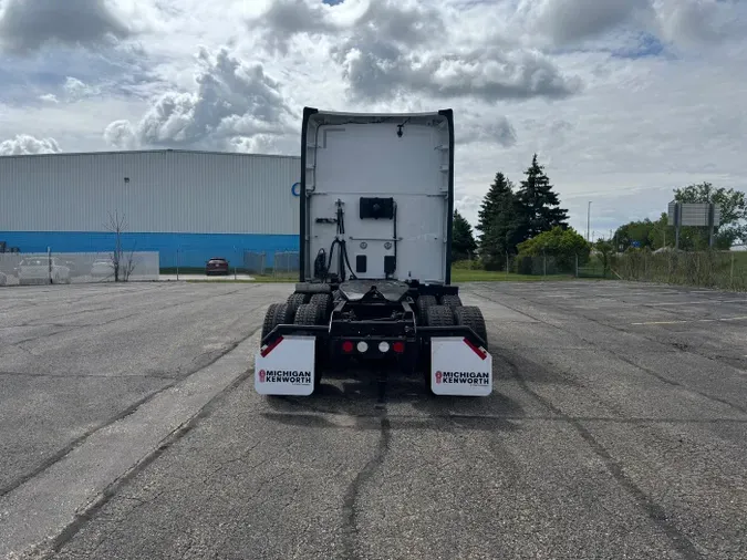 2022 Kenworth T680