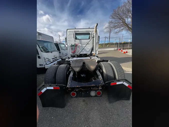 2016 VOLVO VNL42TRACTOR