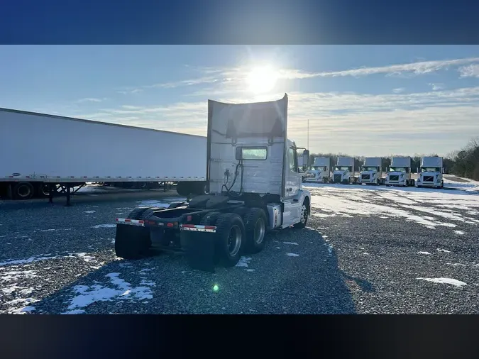 2018 Volvo VNL300