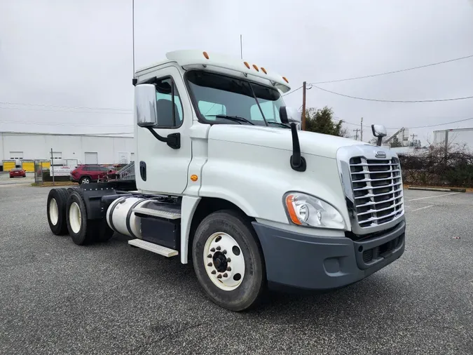 2017 FREIGHTLINER/MERCEDES CASCADIA 125