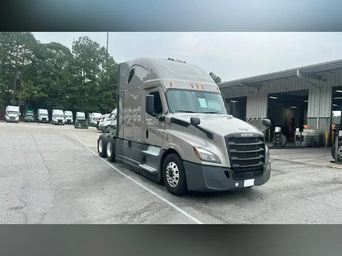 2023 Freightliner Cascadia 126b8e2ede4a6d1f1e3afa1cafe18181ec3