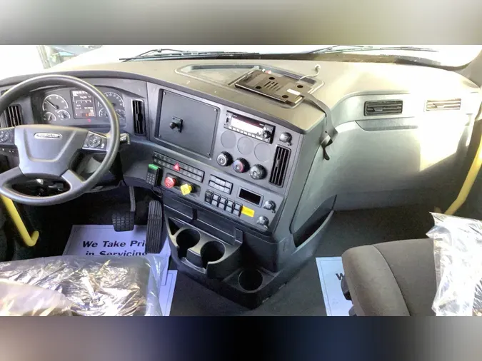 2024 Freightliner Cascadia 126