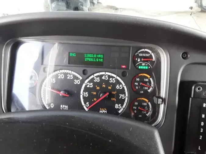 2016 FREIGHTLINER M2 106