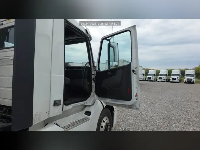 2018 Volvo VNL300