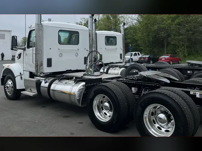 2025 Peterbilt 567