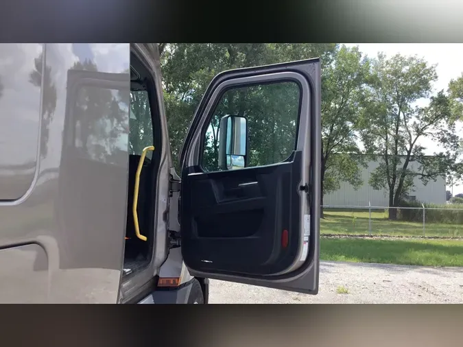 2024 Freightliner Cascadia 126b8f1679a20470b377d09936a4843c6ed