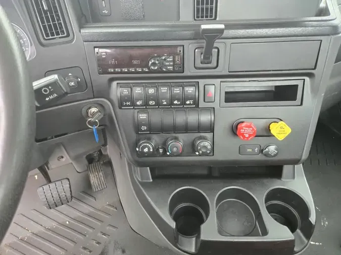2019 NAVISTAR INTERNATIONAL LT625 DAYCAB T/A