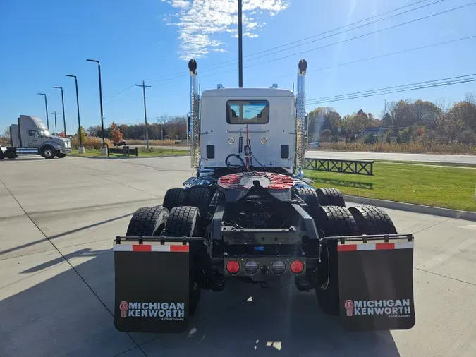 2026 Kenworth T880