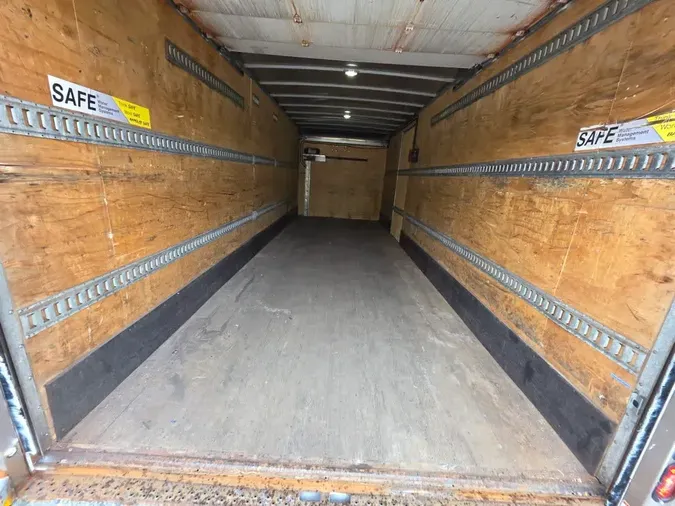 2018 VOLVO VNL64-300