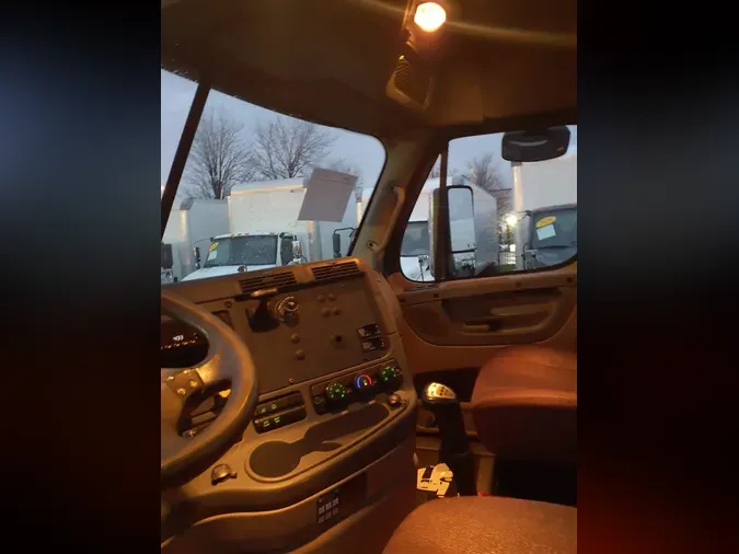 2019 FREIGHTLINER/MERCEDES CASCADIA 125