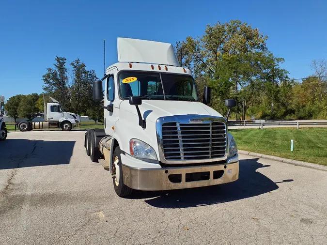 2019 FREIGHTLINER/MERCEDES CASCADIA 125