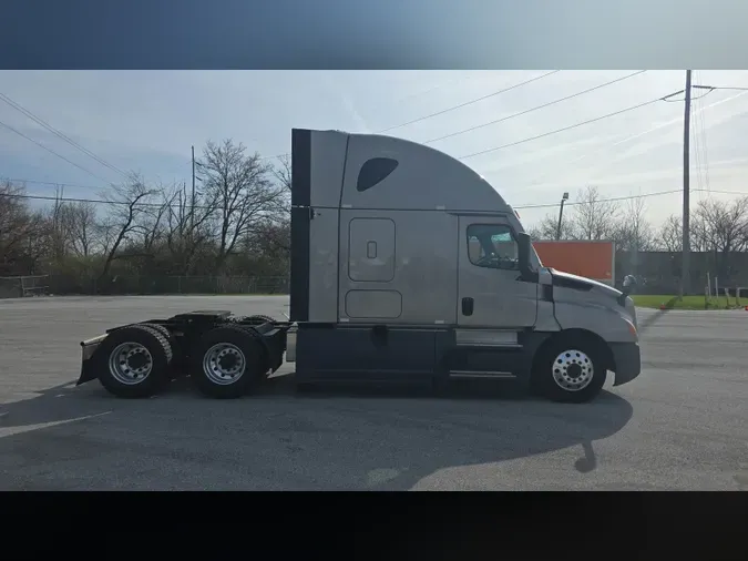 2022 Freightliner Cascadia 126