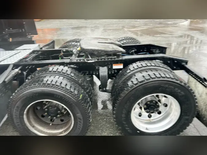 2022 Freightliner Cascadia 126