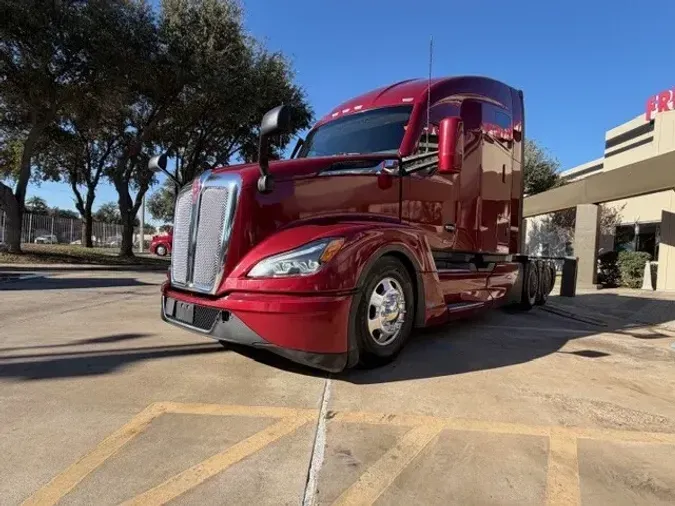 2023 Kenworth T680b906901f2a04a3865d692f27b8557947