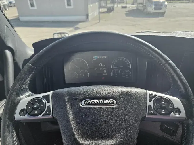 2020 FREIGHTLINER Cascadia 126