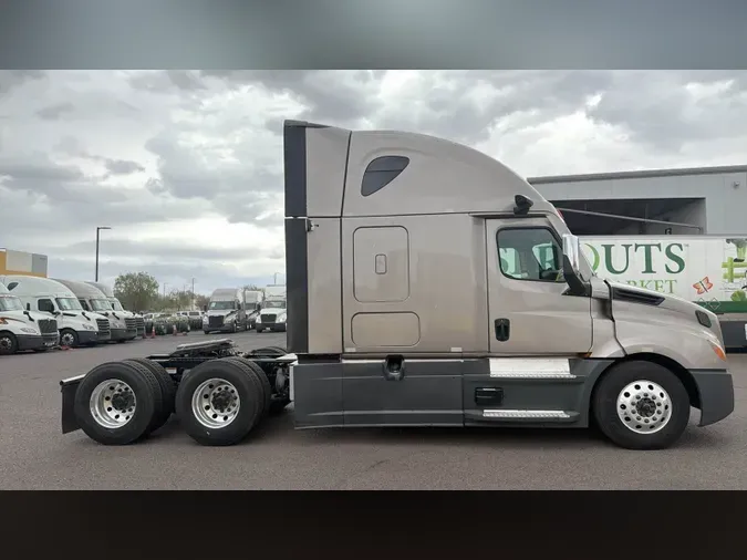 2025 Freightliner Cascadia 126