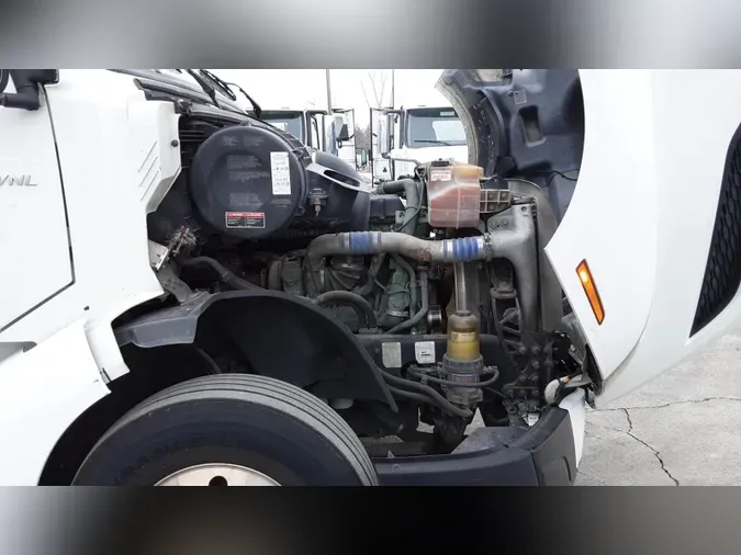 2019 Volvo VNL300