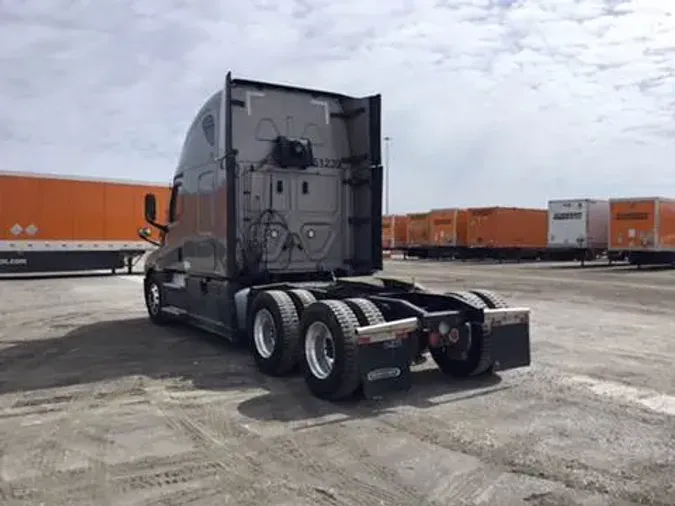 2021 Freightliner Cascadia