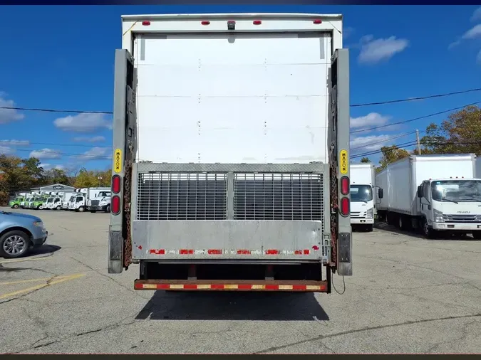 2017 FREIGHTLINER/MERCEDES M2 106