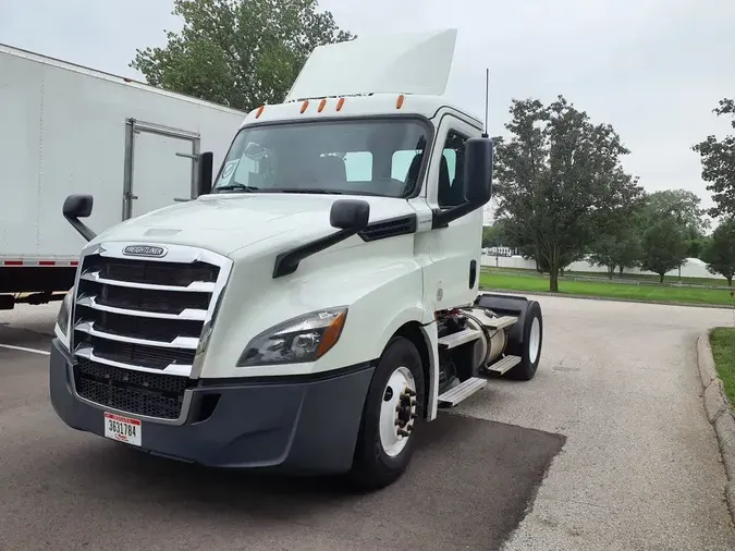 2020 FREIGHTLINER NEW CASCADIA 126b912fdf75effe42bf8f5c626b8f5989b